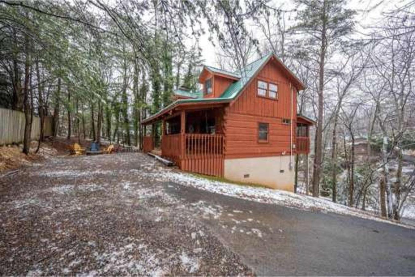 A Charming Cabin, Pool, Firepit, Hot Tub-Jacuzzi Gatlinburg Kültér fotó