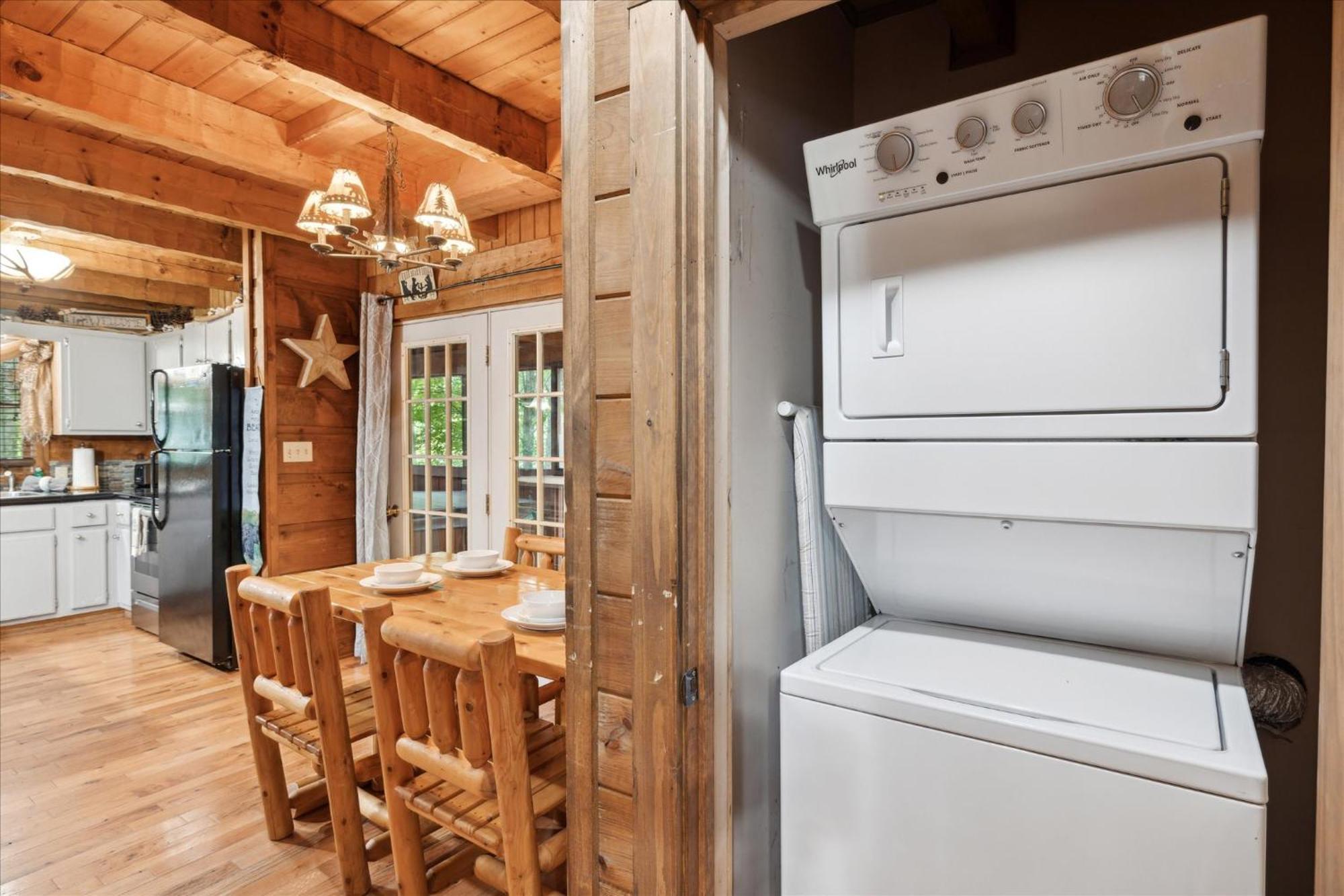 A Charming Cabin, Pool, Firepit, Hot Tub-Jacuzzi Gatlinburg Kültér fotó