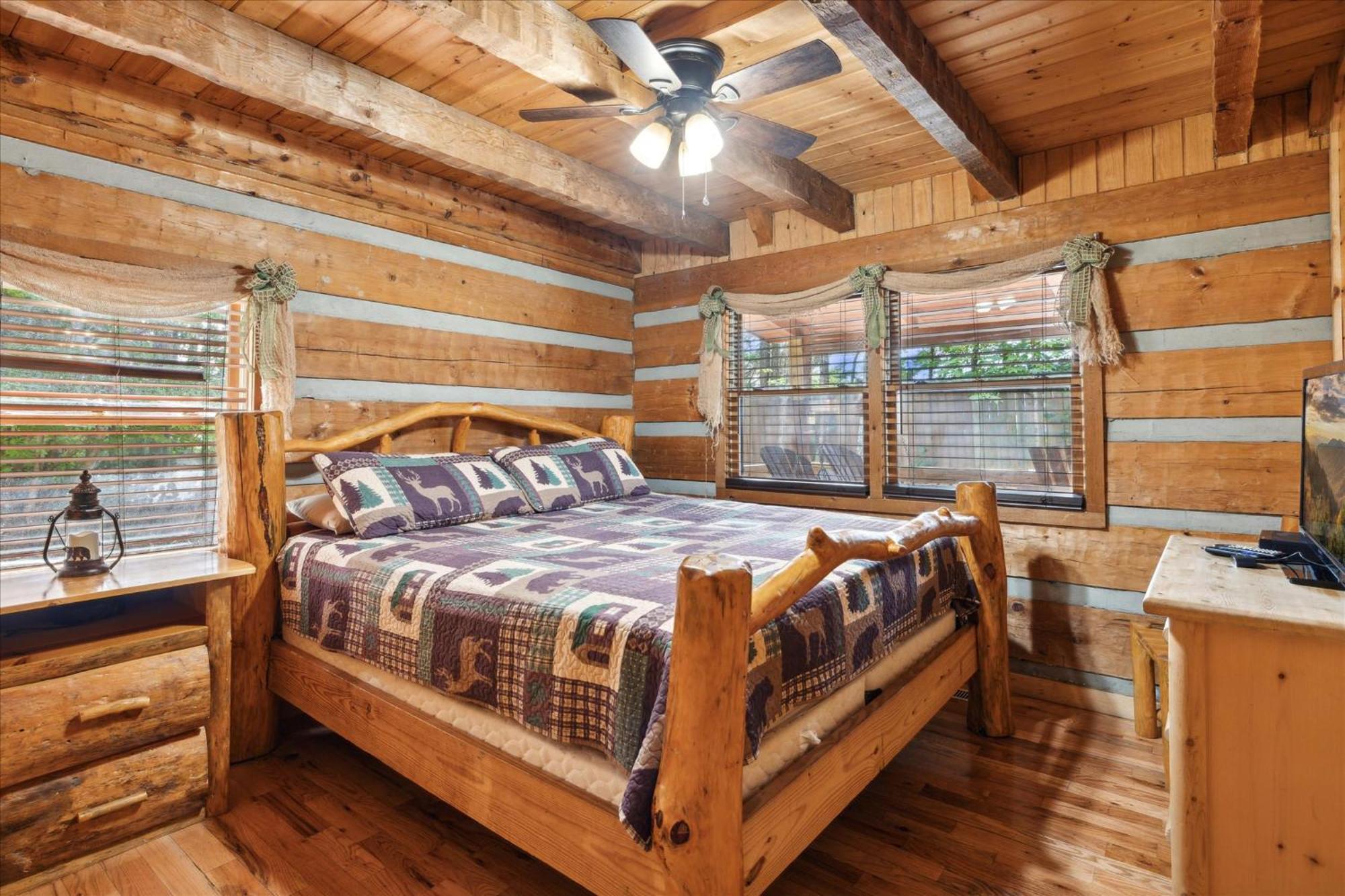 A Charming Cabin, Pool, Firepit, Hot Tub-Jacuzzi Gatlinburg Kültér fotó