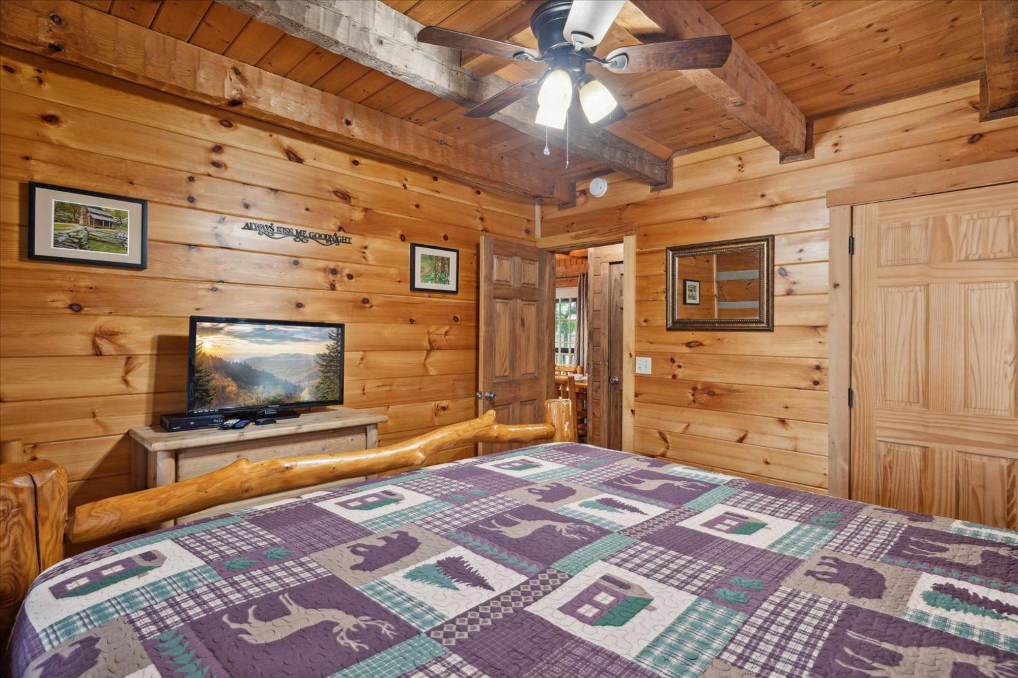 A Charming Cabin, Pool, Firepit, Hot Tub-Jacuzzi Gatlinburg Kültér fotó