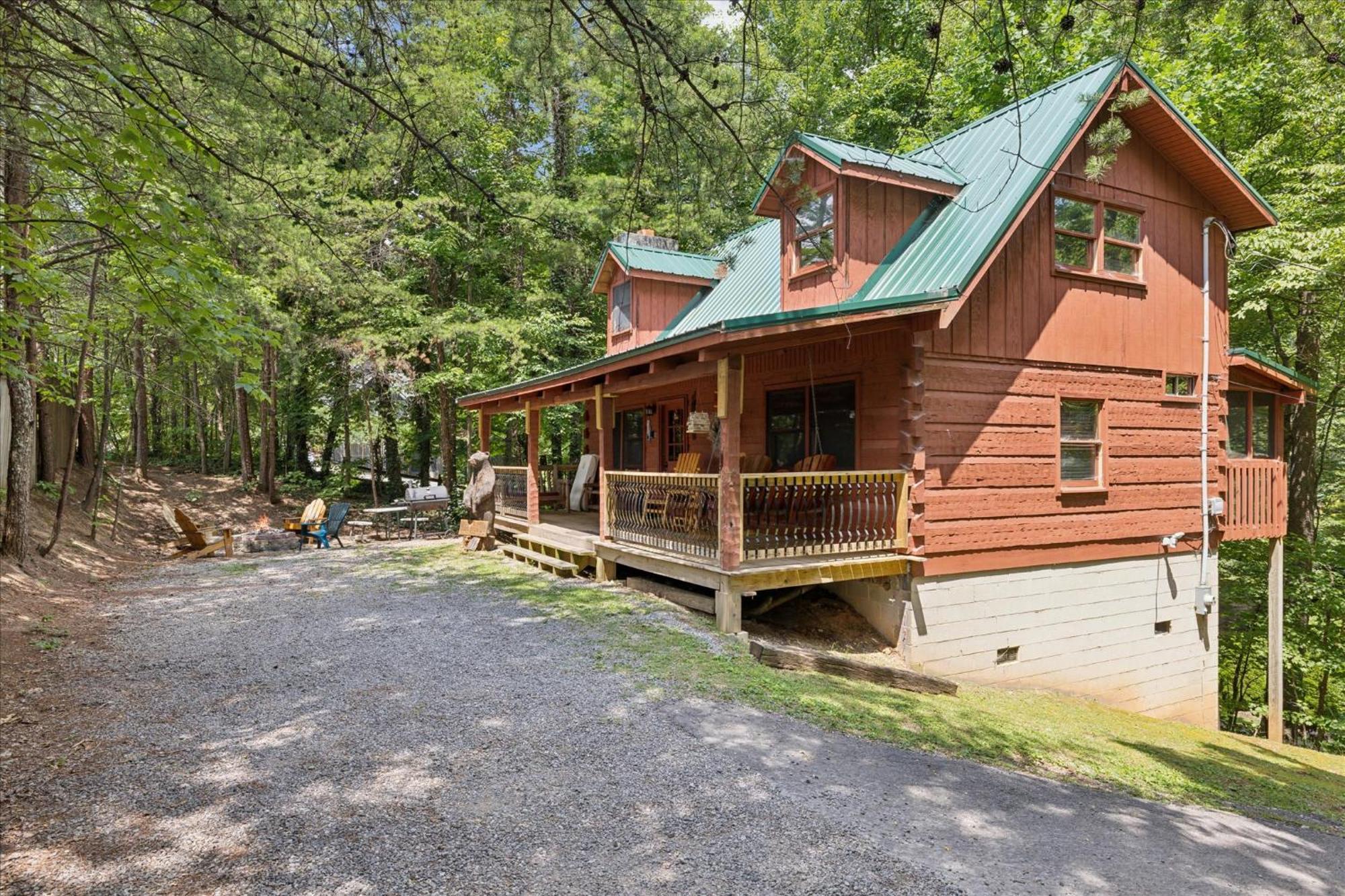A Charming Cabin, Pool, Firepit, Hot Tub-Jacuzzi Gatlinburg Kültér fotó